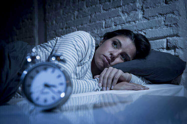Piekeren en wakker liggen: effectieve strategieën voor een betere nachtrust